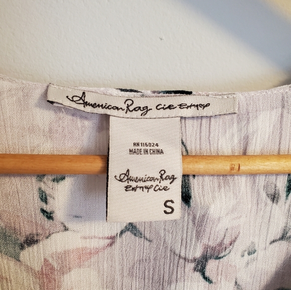 American Rag Cie Winter Blooms Blouse - Picture 11 of 14